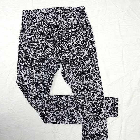 🔥Lululemon leggings, size 8 - Picture 2 of 10